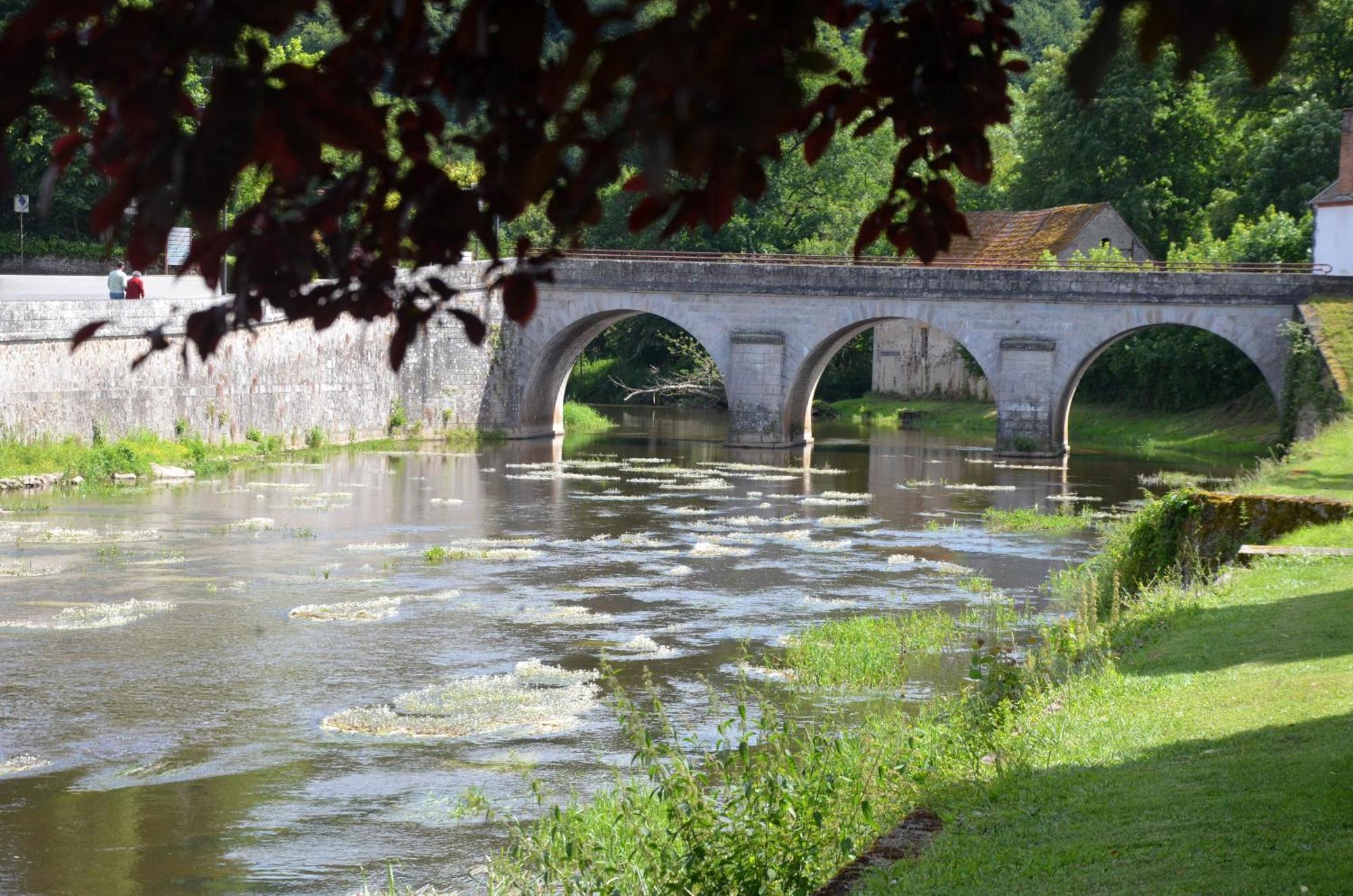 Studio "Au Bord De L'Eau" 2 Chambon-sur-Voueize ภายนอก รูปภาพ